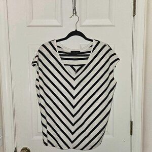 White House Black Market Dolman T, size L